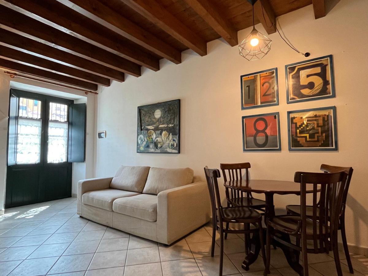 La Casa Gialla Cagliari Buitenkant foto